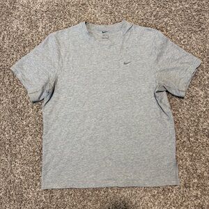 Nike Men's Gray T-Shirt - Nike Primary